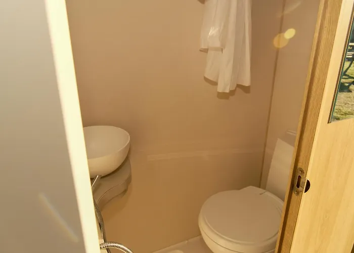 Sundale Caravan Retreat 2 Berth - *