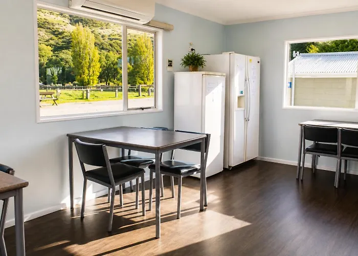 Sundale Caravan Retreat 2 Berth - * Wanaka